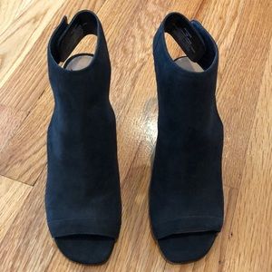 Never worn, Steve Madden “Hitched” size 7 shoes